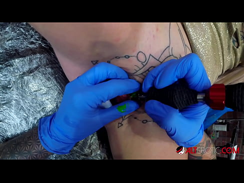 ❤️ Extrem tätowierte Hottie Sully Savage hat ein Tattoo auf ihrer Klitoris ❌ Porno fb bei de.pornovore.ru ☑